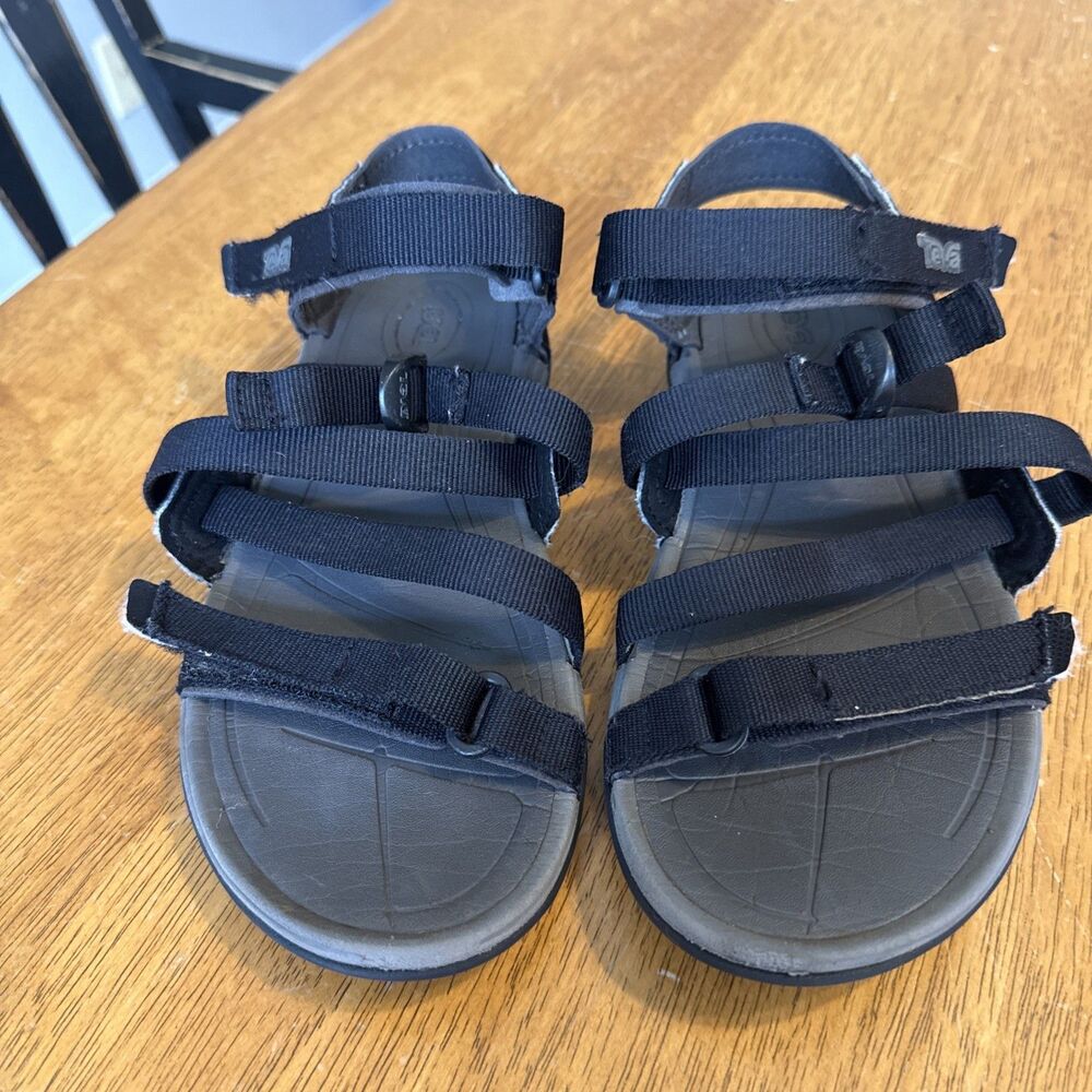 Teva s/n 4266 women’s  sandals, size 6